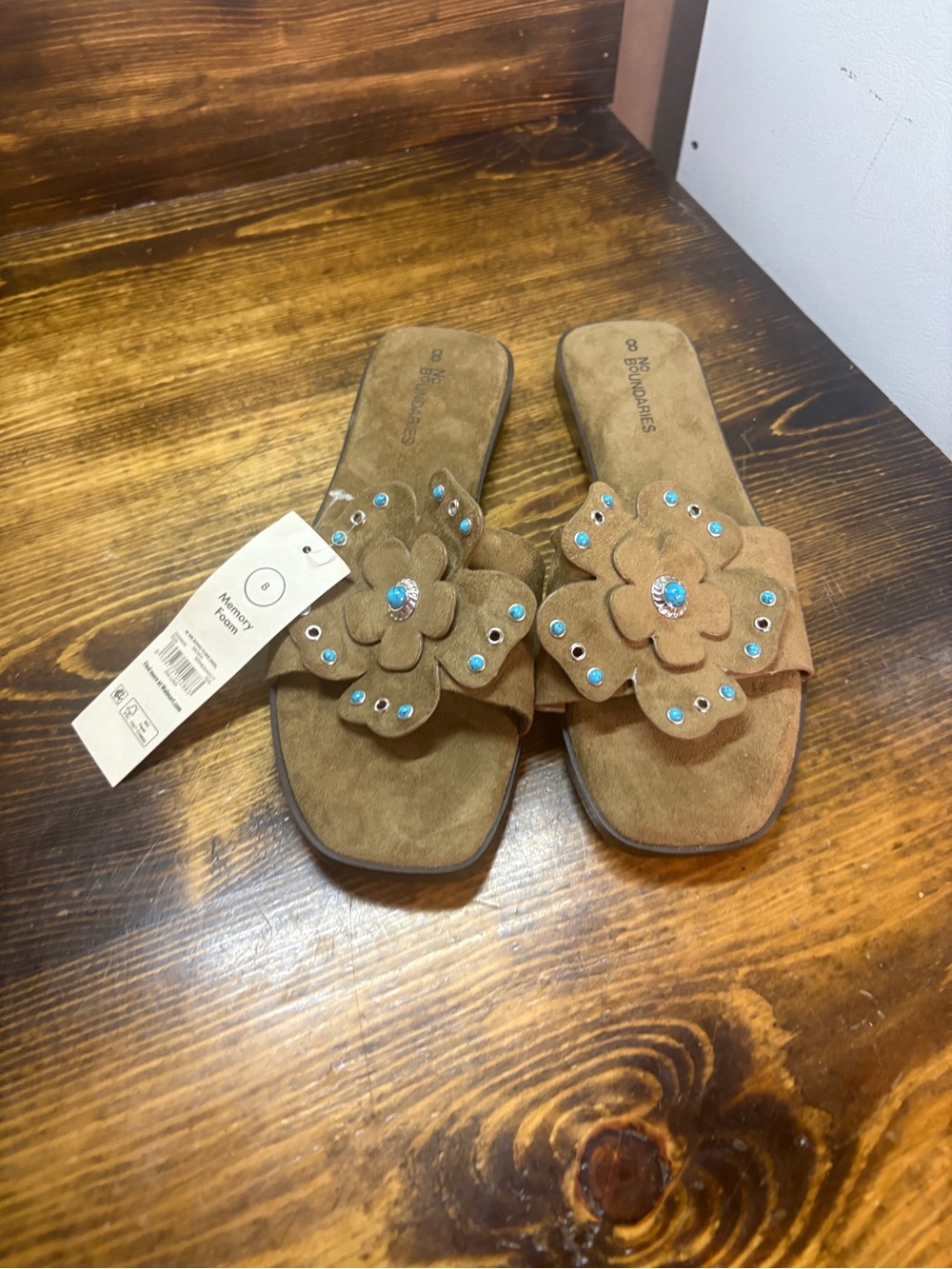 No boundaries brown flower sandals size 8